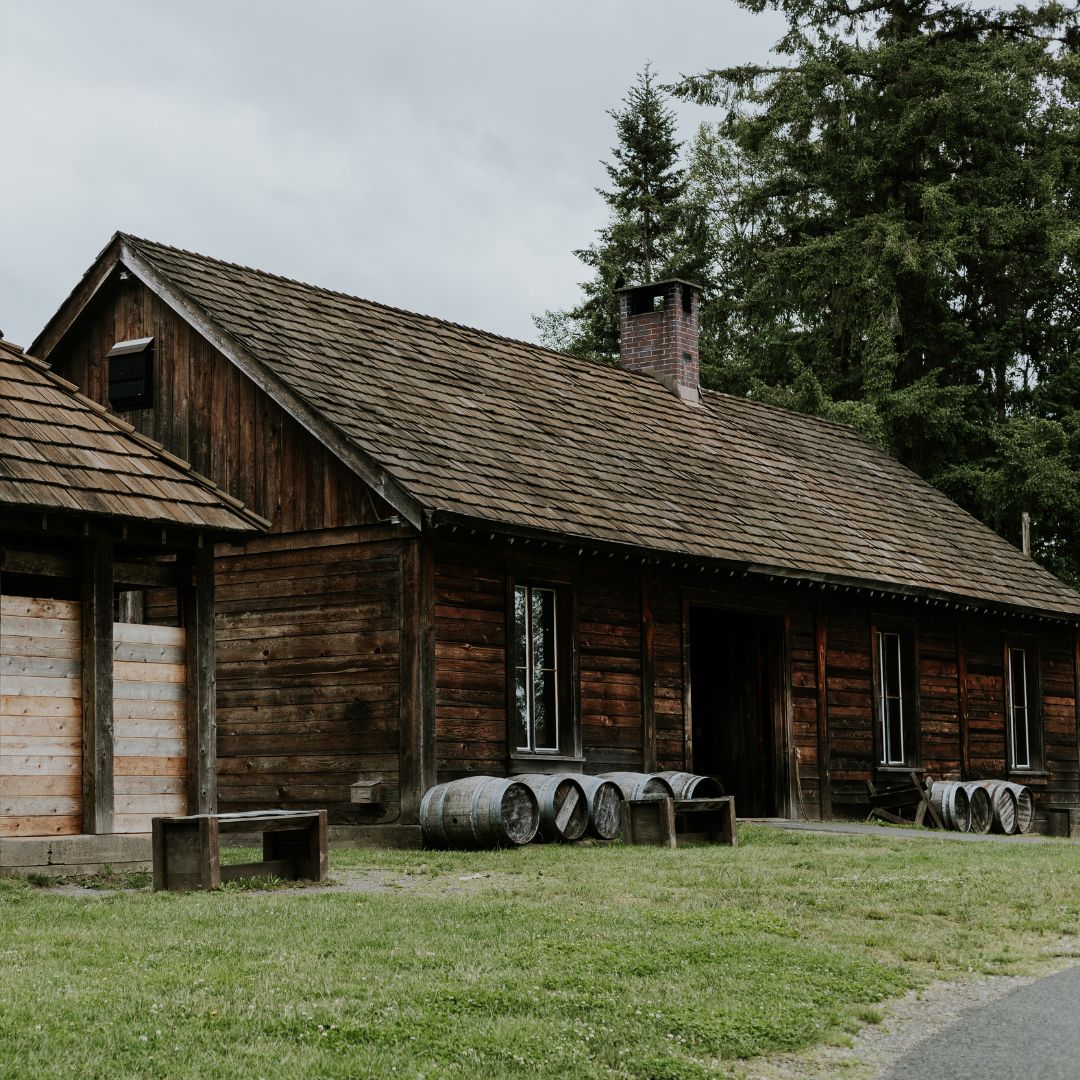 a wooden building