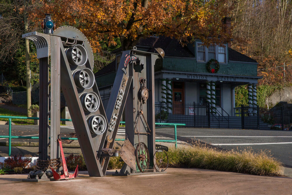 An art sculpture of the letter M.