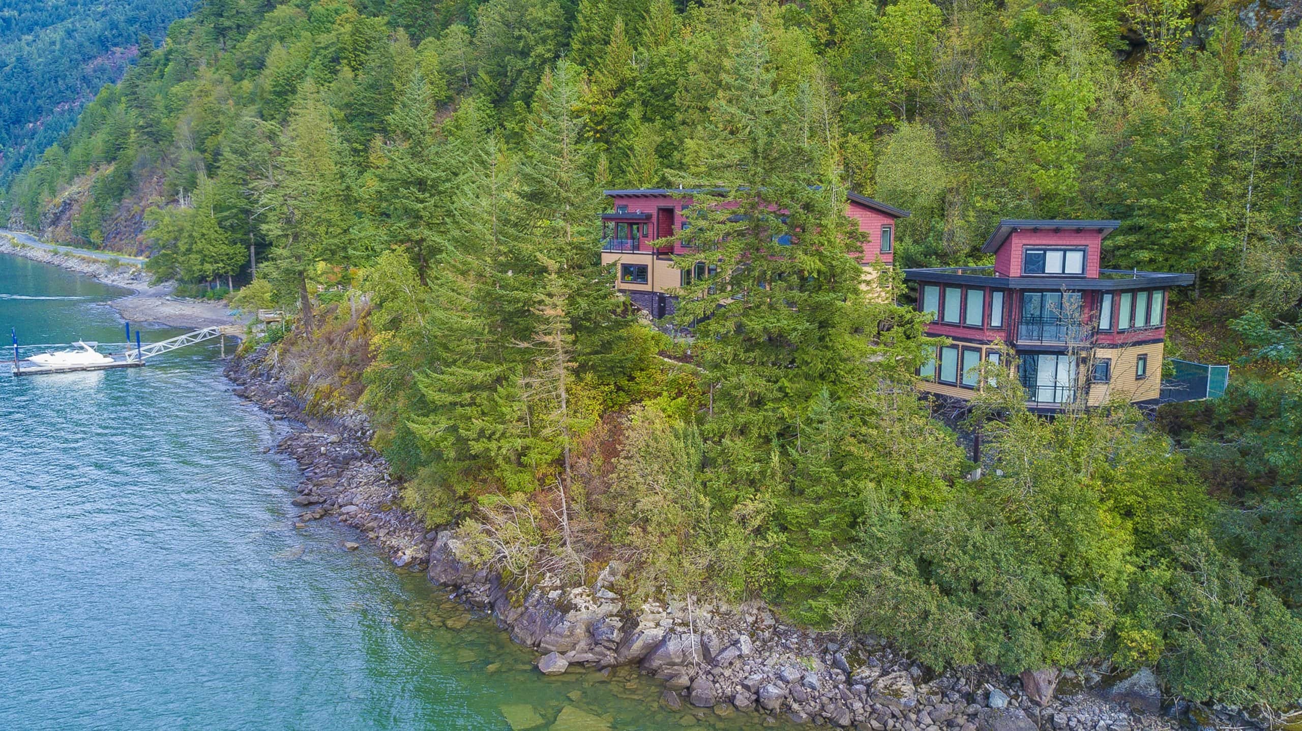 Lodge On Harrison Lake Image Scaled